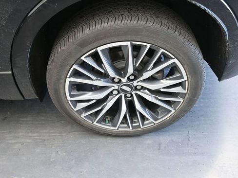 Used 2024 Cadillac XT4 Sport image 13