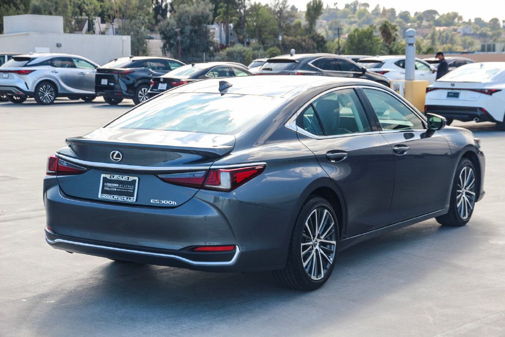 Certified 2025 Lexus ES 300h w/ Premium Package FWD image 5