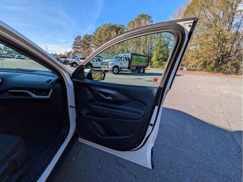 Used 2022 GMC Terrain SLE w/ Driver Convenience Package image 30