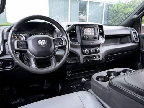 Used 2022 RAM 2500 Tradesman w/ Chrome Appearance Group AWD/4WD image 5