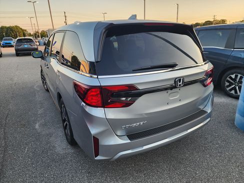 New 2026 Honda Odyssey EX-L image 3