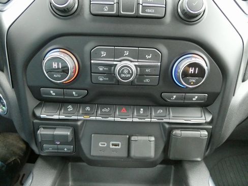 Used 2020 Chevrolet Silverado 1500 RST image 27