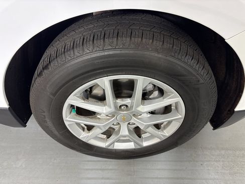 Used 2024 Chevrolet Equinox LT FWD image 14
