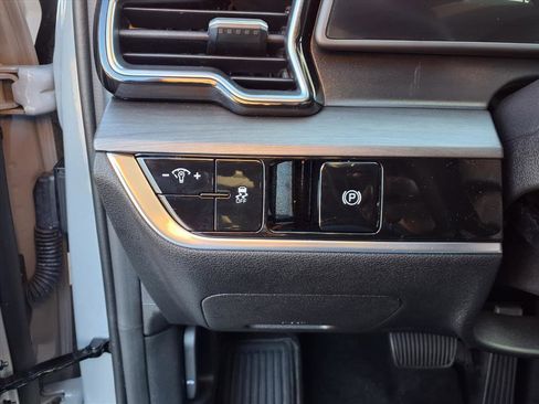 Used 2025 Kia Sportage X-Line image 20