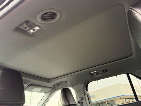 Used 2023 Ford Explorer Limited w/ Limited Technology Package image 18