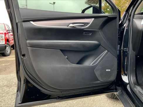Used 2018 Cadillac XT5 Luxury w/ Driver Awareness Package FWD image 20