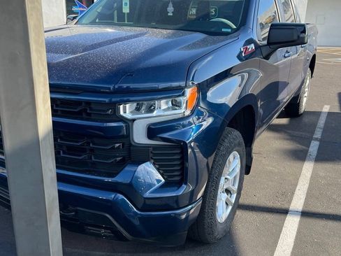 Used 2023 Chevrolet Silverado 1500 RST AWD/4WD image 2