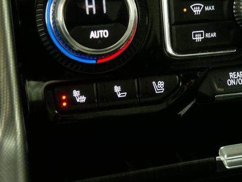 Used 2023 GMC Yukon XL Denali image 29