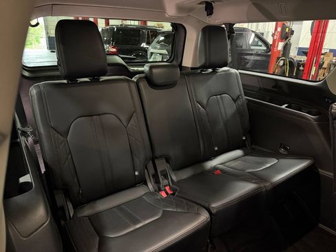 Used 2018 Ford Expedition Max Platinum AWD/4WD image 29
