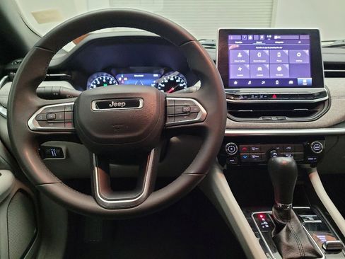 Used 2024 Jeep Compass Latitude image 22