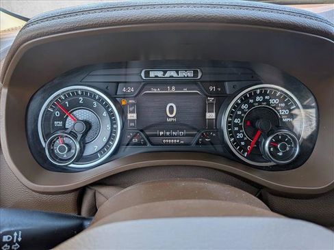 Used 2020 RAM 1500 Laramie AWD/4WD image 10