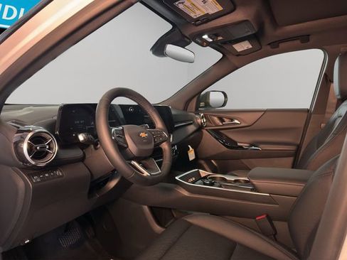 New 2026 Chevrolet Equinox LT w/ Convenience Package II image 9