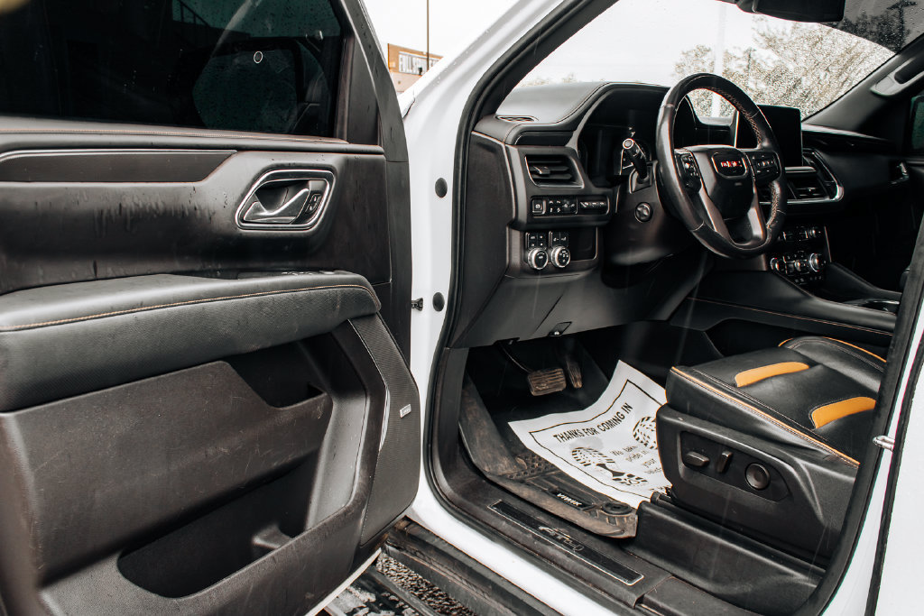 Used 2021 GMC Yukon AT4 w/ Technology Package AWD/4WD image 10