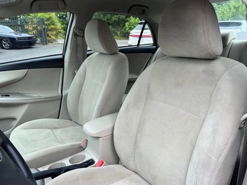 Used 2013 Toyota Corolla LE FWD image 11