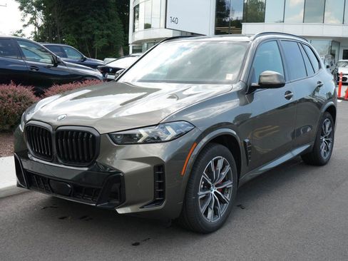 New 2026 BMW X5 xDrive40i w/ M Sport Package AWD/4WD image 1