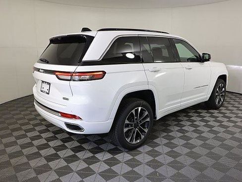 New 2025 Jeep Grand Cherokee Overland w/ Luxury Tech Group IV image 4