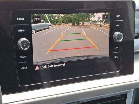 New 2025 Volkswagen Taos SEL image 17