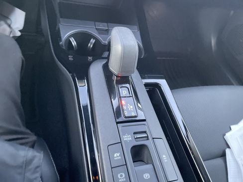 Used 2023 Toyota Prius XLE image 32