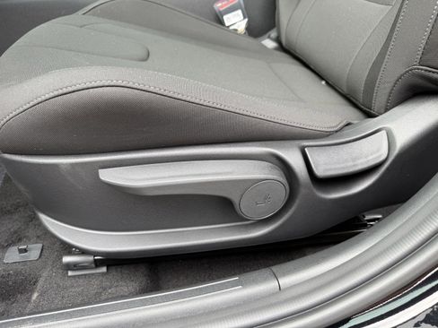 New 2025 Hyundai Elantra Sport image 22