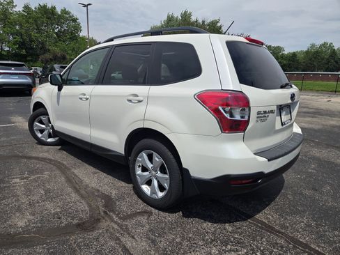 Used 2015 Subaru Forester 2.5i Premium w/ All-Weather Package AWD/4WD image 9