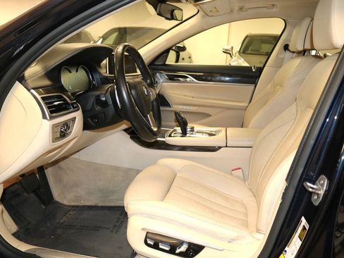 Used 2016 BMW 740i RWD image 13