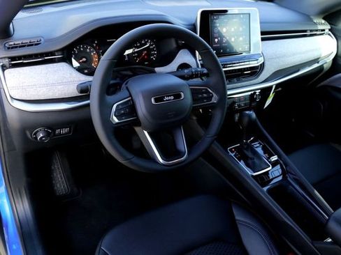 New 2025 Jeep Compass Latitude image 8