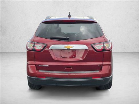 Used 2017 Chevrolet Traverse LT w/ Style and Technology Package FWD image 6
