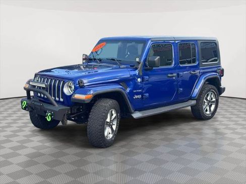 Used 2018 Jeep Wrangler Unlimited Sahara w/ Dual Top Group AWD/4WD image 3