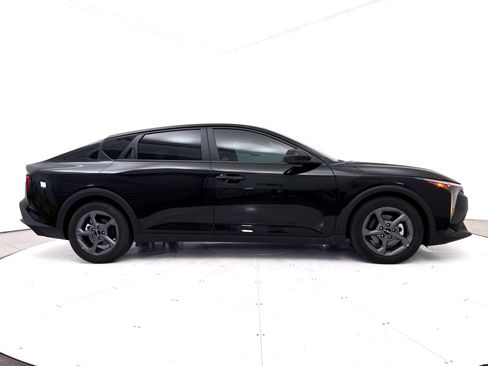 Certified 2025 Kia K4 FWD image 37