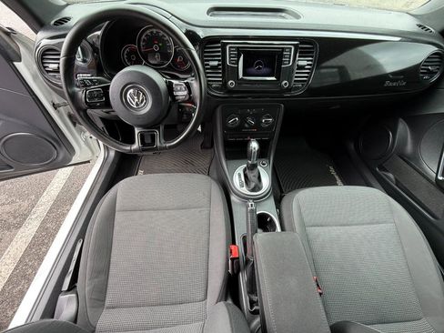 Used 2018 Volkswagen Beetle 2.0T Coast FWD image 9