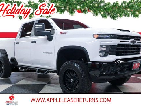 Used 2024 Chevrolet Silverado 2500 Custom w/ Custom Value Package image 1