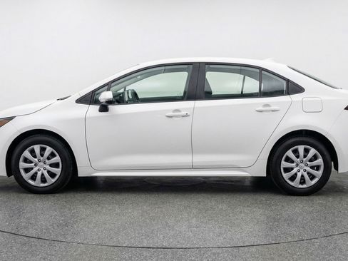 Used 2025 Toyota Corolla LE FWD image 5