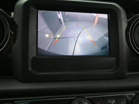 Used 2019 Jeep Wrangler Unlimited Sport AWD/4WD image 26