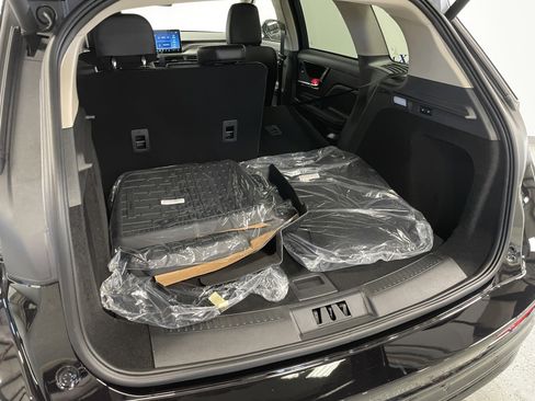 New 2025 Lincoln Corsair Reserve w/ Equipment Group 202A image 28