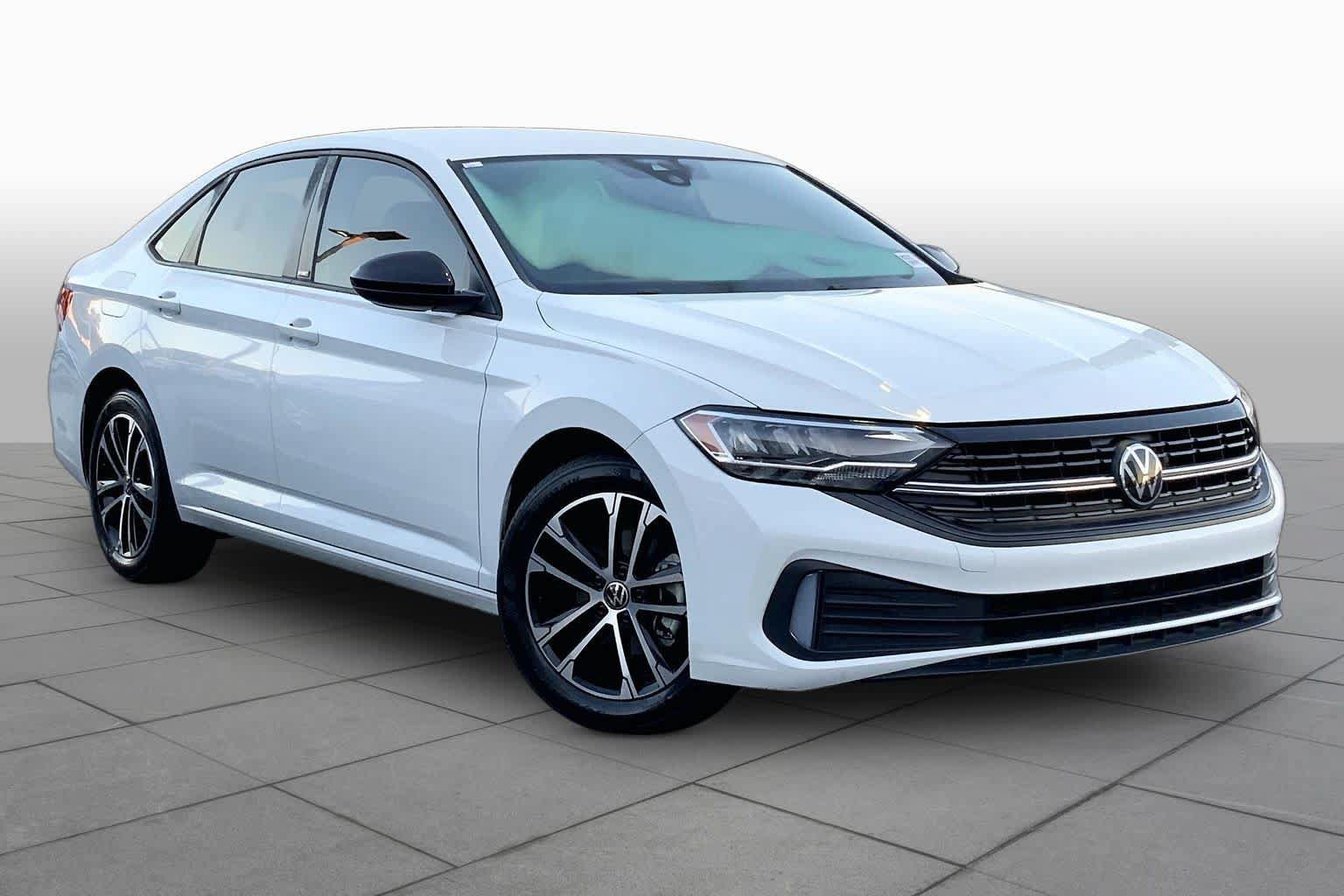 Used 2024 Volkswagen Jetta Sport FWD image 3