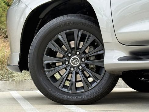 Certified 2022 Lexus GX 460 Premium w/ Accessory Package AWD/4WD image 8