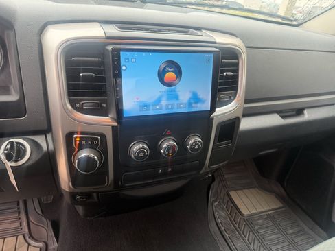 Used 2016 RAM 1500 Classic SLT RWD image 3