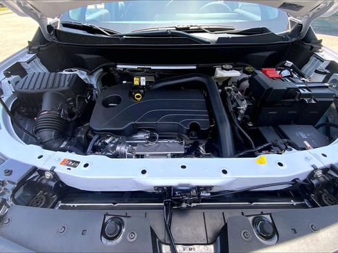 Used 2026 Chevrolet Equinox RS w/ Safety and Technology Package FWD image 32