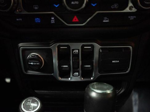 Used 2023 Jeep Wrangler Unlimited Sahara image 20