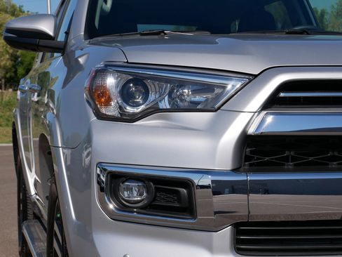 Used 2022 Toyota 4Runner Limited AWD/4WD image 14