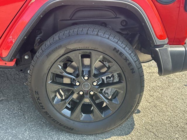 Certified 2025 Jeep Wrangler Unlimited Sahara w/ Safety Group AWD/4WD image 17
