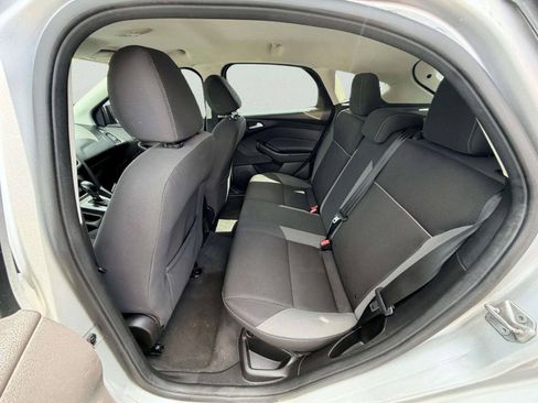 Used 2014 Ford Focus SE FWD image 21