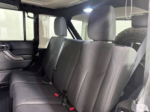Used 2017 Jeep Wrangler Unlimited Sport w/ Quick Order Package 24S AWD/4WD image 19