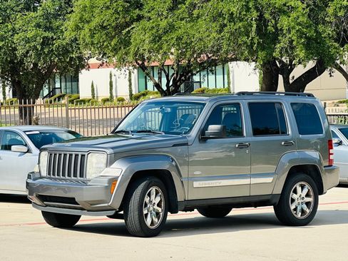 Used 2012 Jeep Liberty Sport RWD image 4