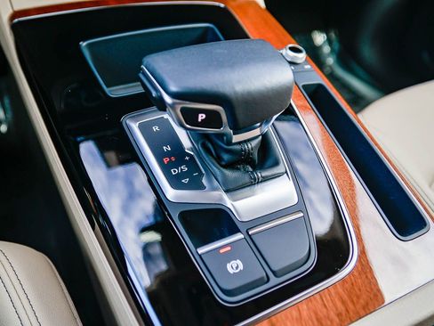 Used 2023 Audi Q5 2.0T Premium w/ Convenience Package AWD/4WD image 23