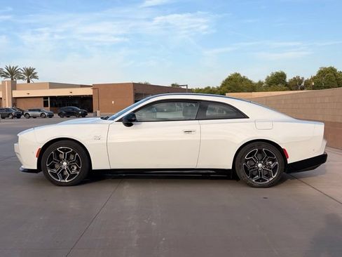 Used 2024 Dodge Charger Daytona R/T w/ Plus Group AWD/4WD image 10