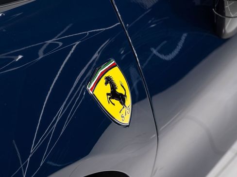 Used 2023 Ferrari SF90 Spider image 21