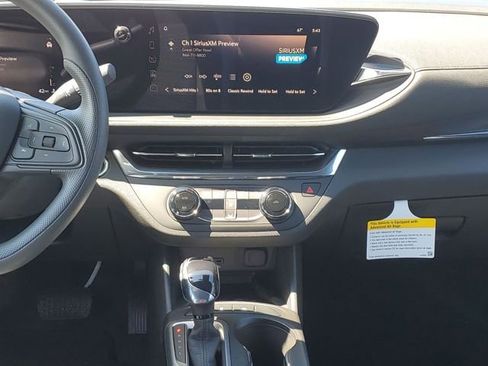 Certified 2025 Buick Envista Preferred w/ Convenience II Package FWD image 27