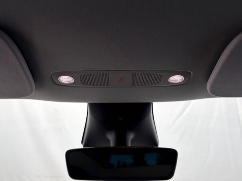 Used 2023 Tesla Model Y Long Range AWD/4WD image 40