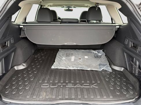 Used 2023 Subaru Outback Onyx Edition image 5